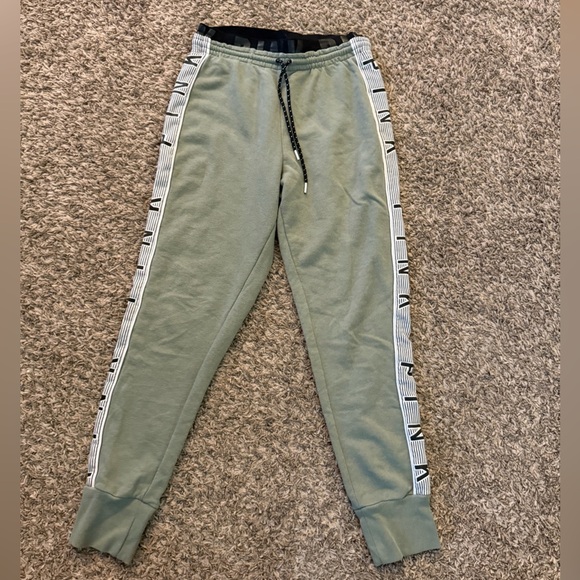 Victoria's Secret Green Sweatpants Relaxed Fit - Picture 1 of 3